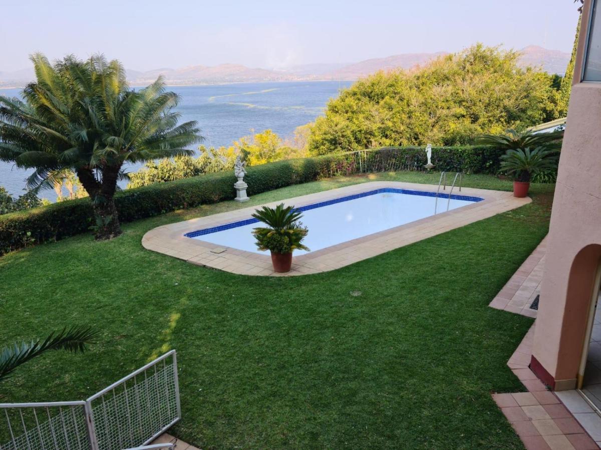 Kosmos View Luxury Apartments Hartbeespoort Buitenkant foto